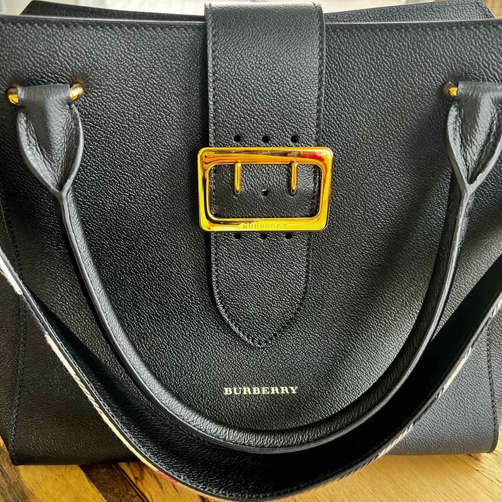 COPY - Burberry medium soft grain buckle Shoulder bag